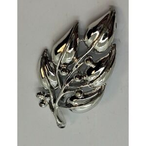 Vintage Brooch in Silver Tone Leaf with Berries Detail Signed Sarah Coventry